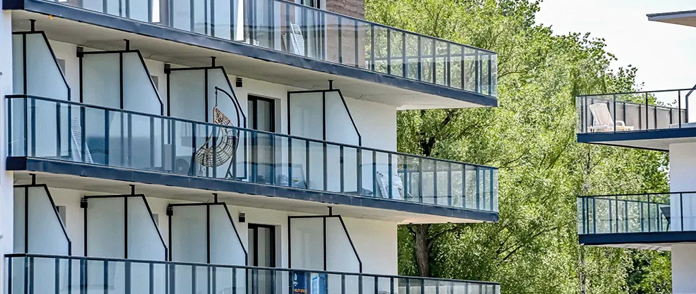 Szklane balustrady - Porta Mare Marina, Dziwnów - Wutkowski 001
