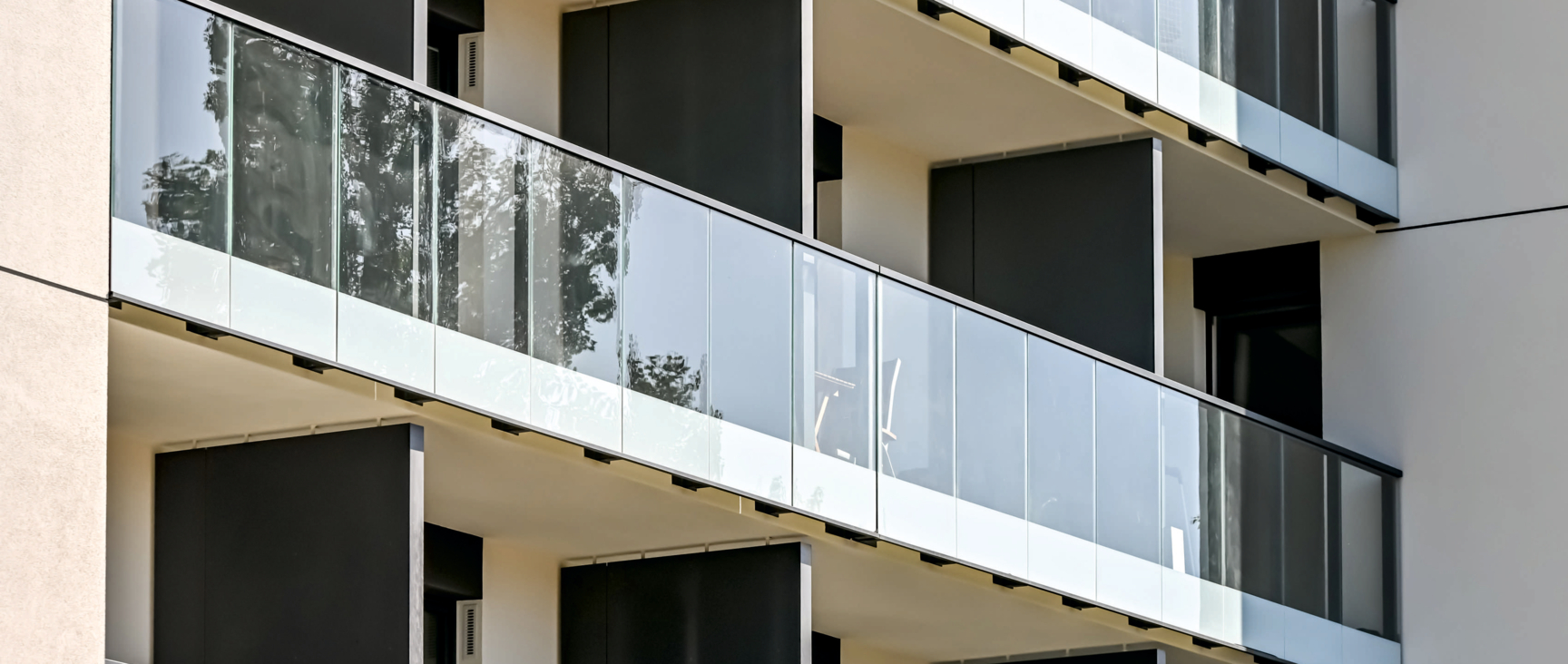 Szklane balustrady - Bokserska 71, Warszawa - Wutkowski 003