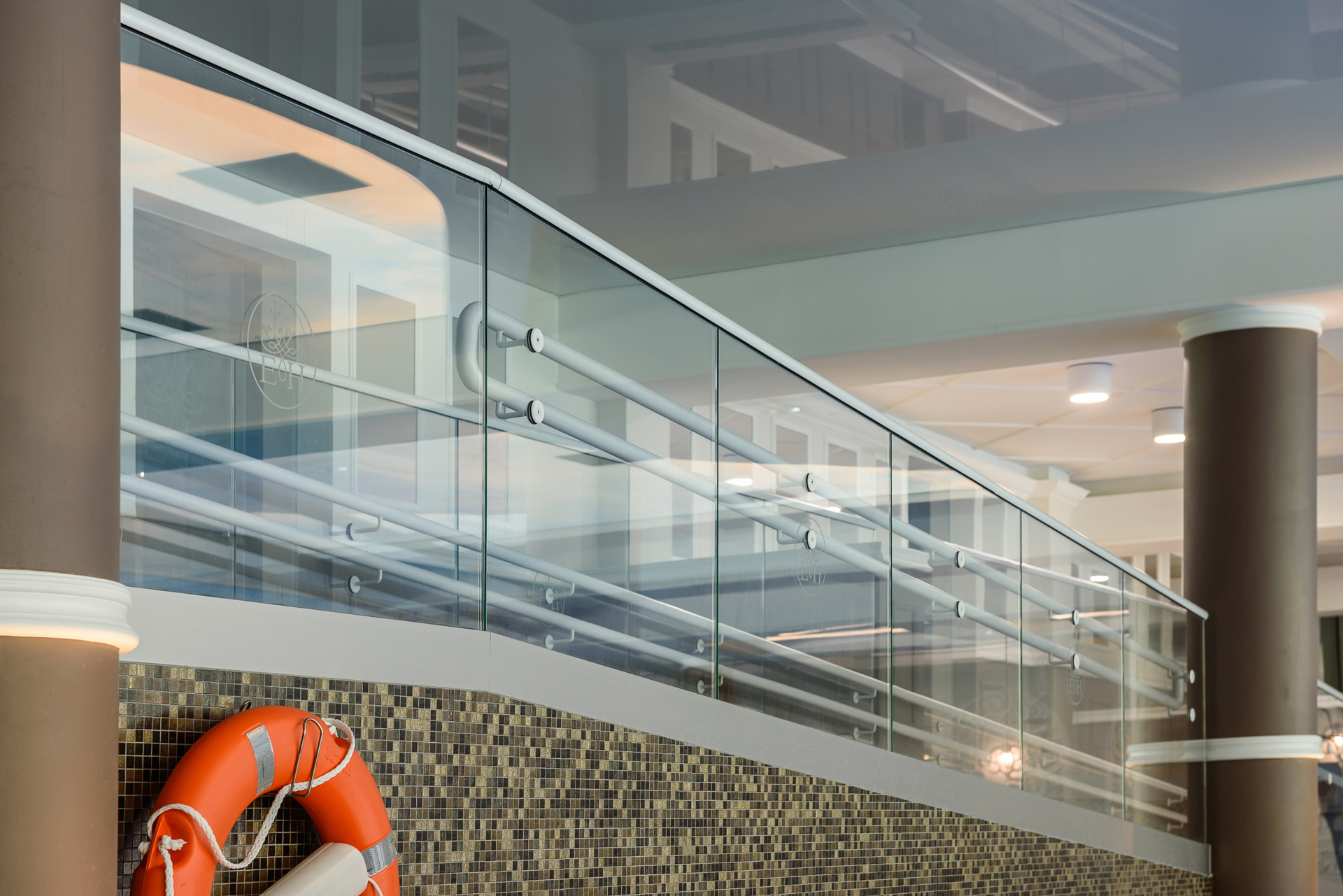 Szklane balustrady - Hotel Evita, Tleń - Wutkowski 004